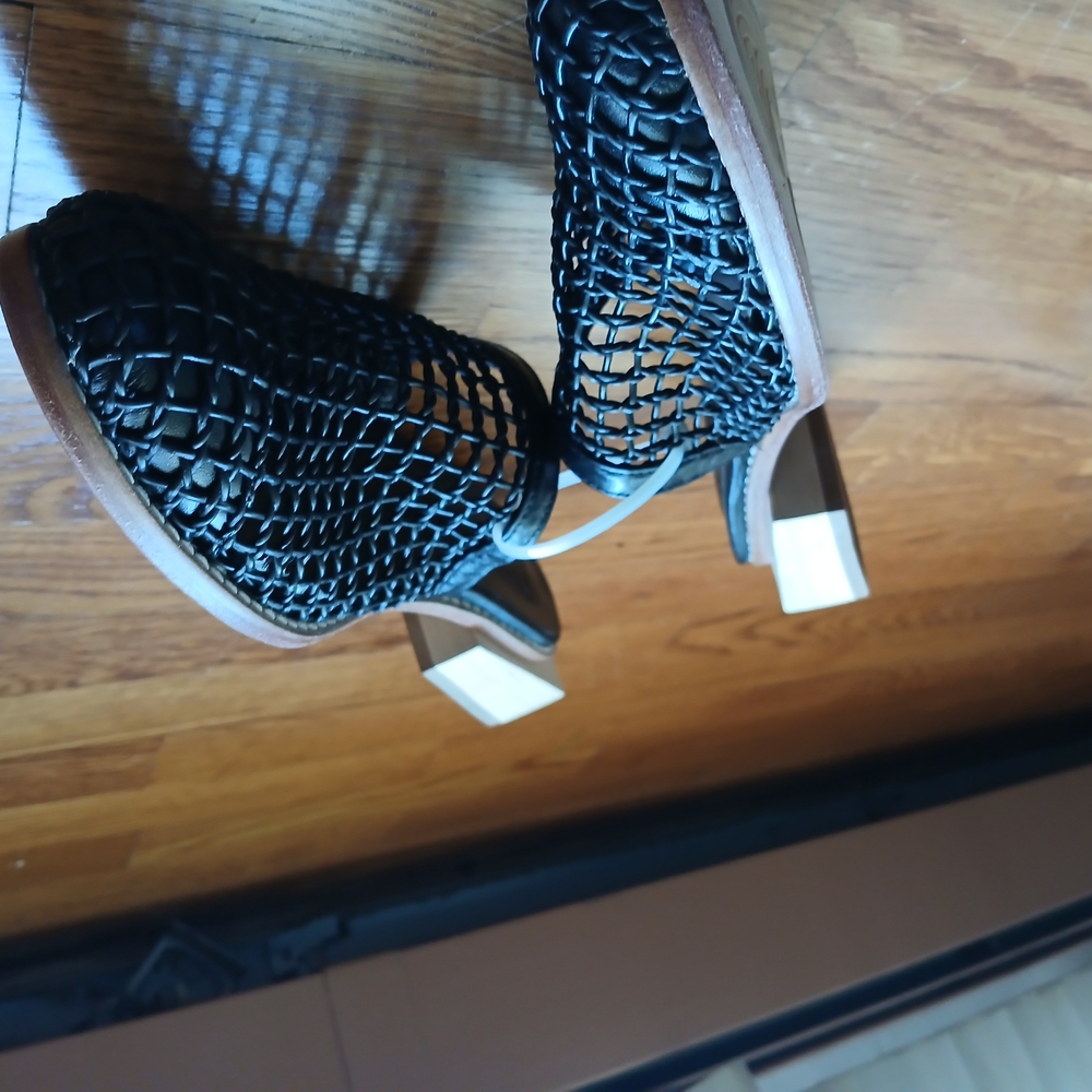 Manolita Mule View 4